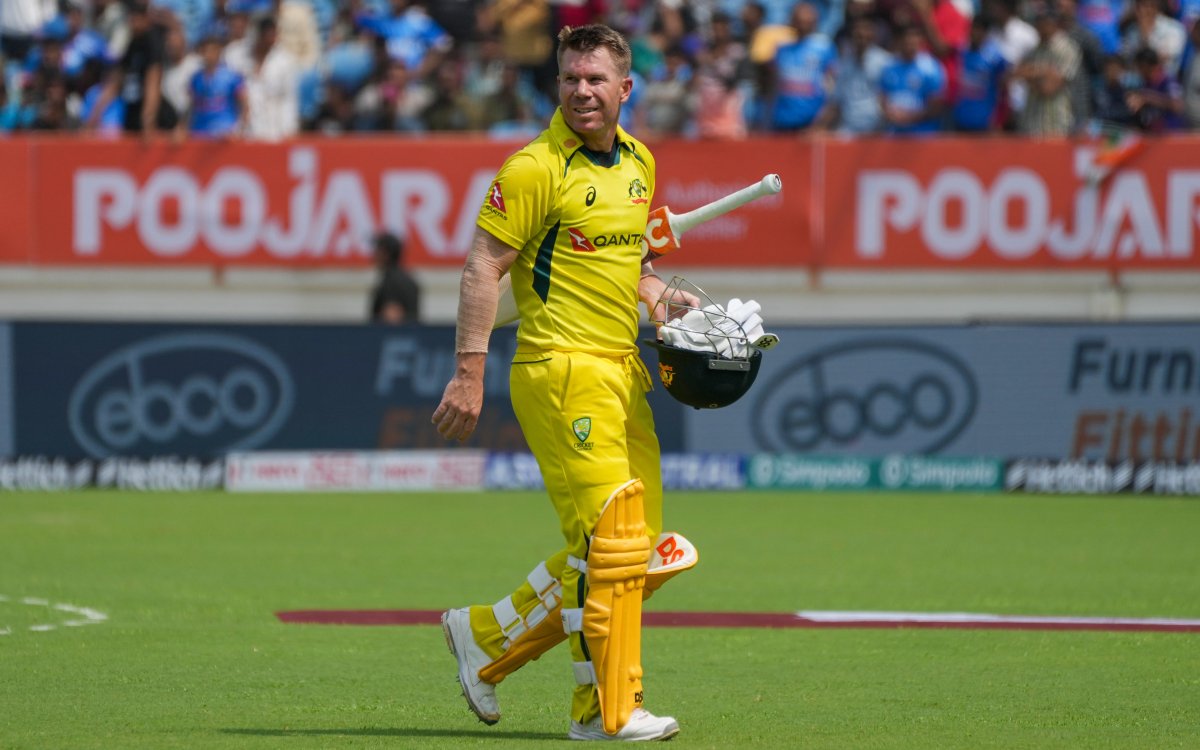 Warner surpasses Finch to become Australia's highest run-scorer in T20Is