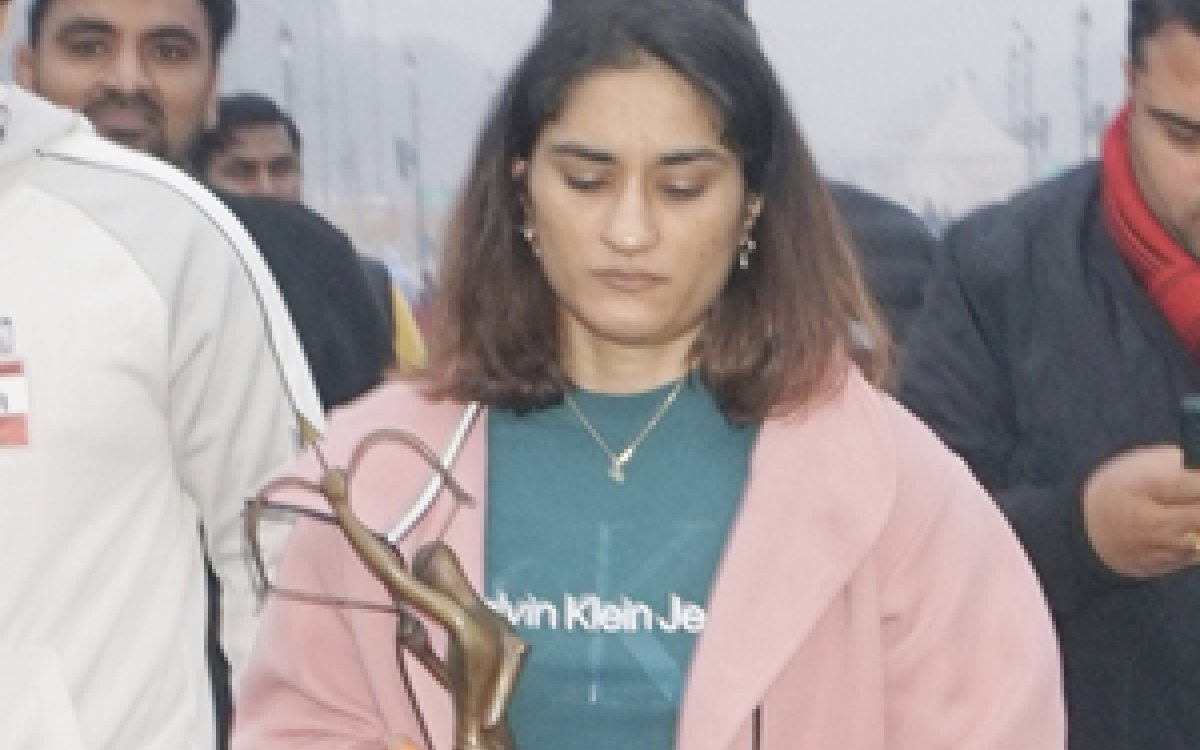 After Seeking  urgent Help  From Authorities, Vinesh Phogat Gets Schengen Visa For Spain (Ld)