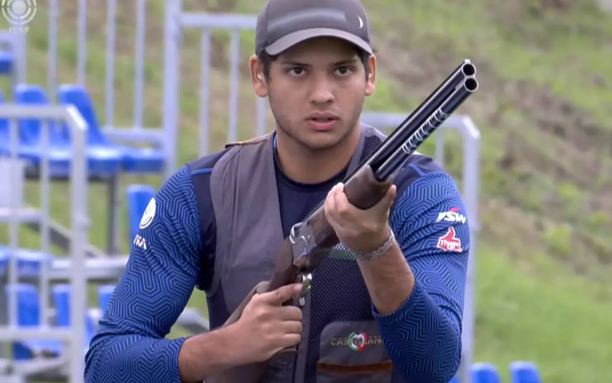 Bhavtegh shoots near perfect to surge into contention at Porpetto Junior Shotgun World Cup