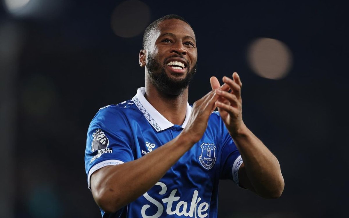 'I need to have people criticising me': Everton striker Beto reflects on social media hate