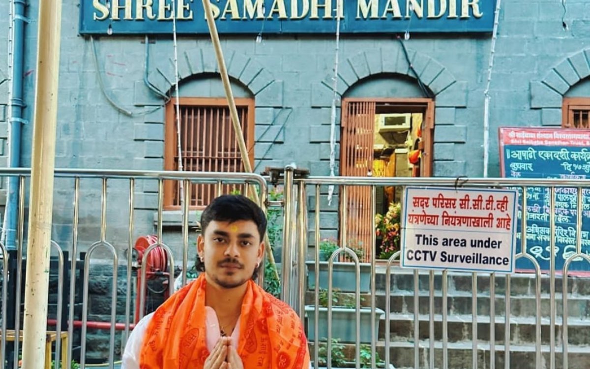 Ishan Kishan seeks Sai Baba's blessings on his 26th birthday, visits Shirdi