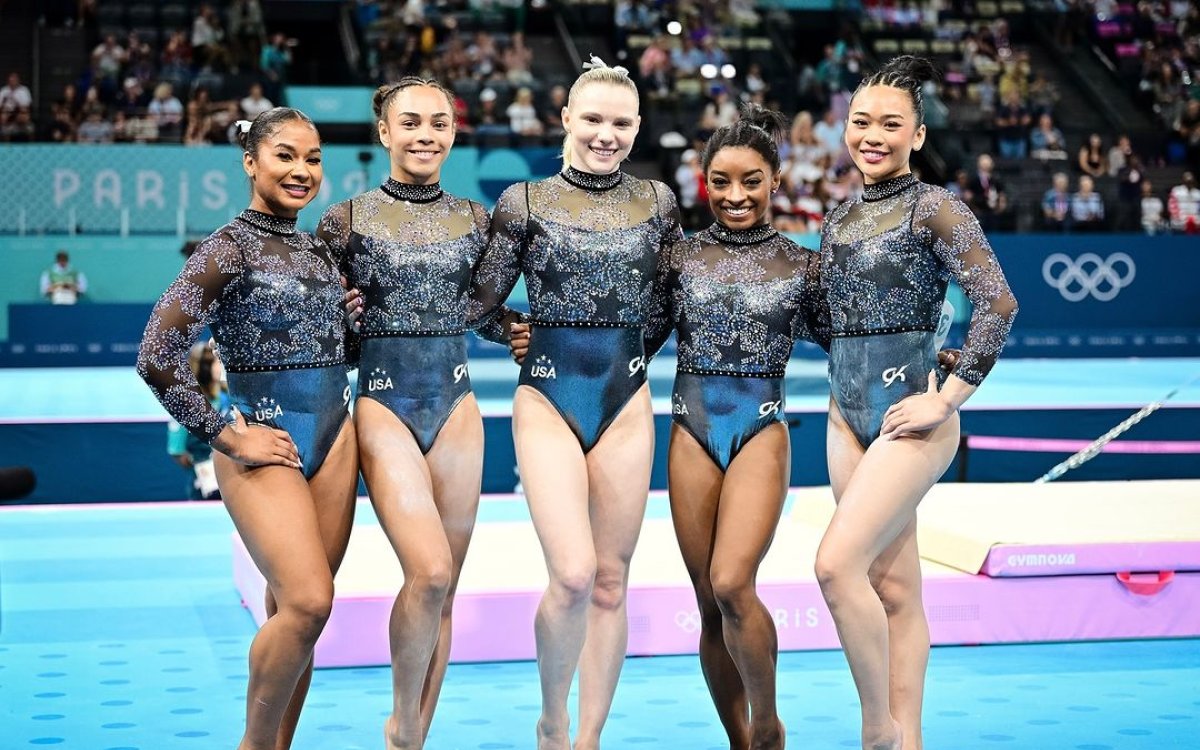 Paris Olympics: Despite Injury Scare, Simone Biles Helps U.S.A Top Women s Gymnastics Standings