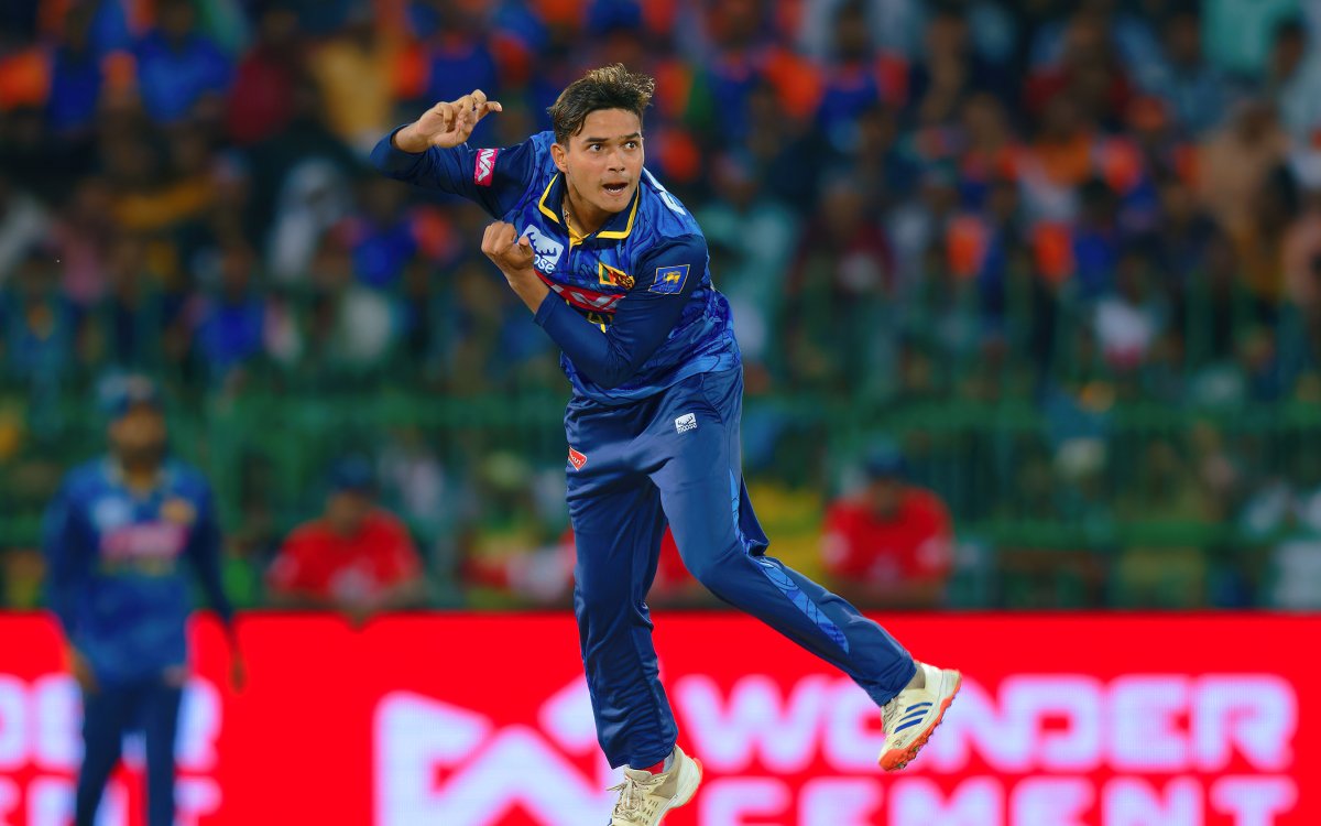 2nd ODI: Vandersay’s six-fer helps Sri Lanka to 32-run win over India; go 1-0 up in series (ld)