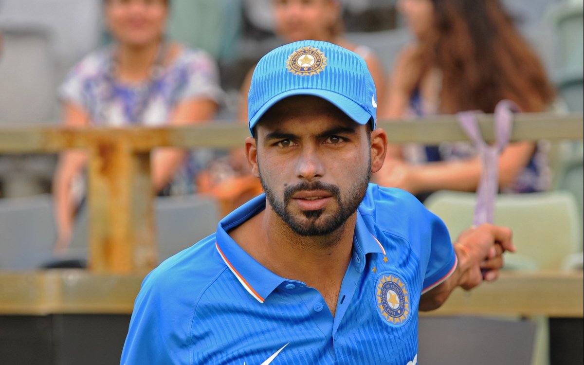 Fast bowler Barinder Sran announces retirement from all forms of cricket