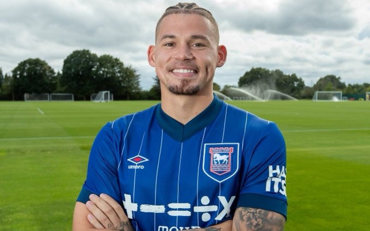 Ipswich Town announce signing of Manchester City midfielder Kalvin Phillips on loan