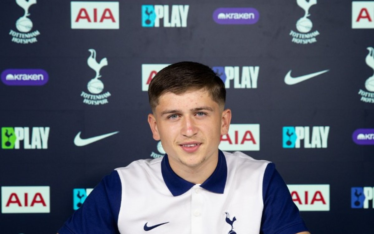 Mikey Moore Signs First Professional Contract With Tottenham Hotspur