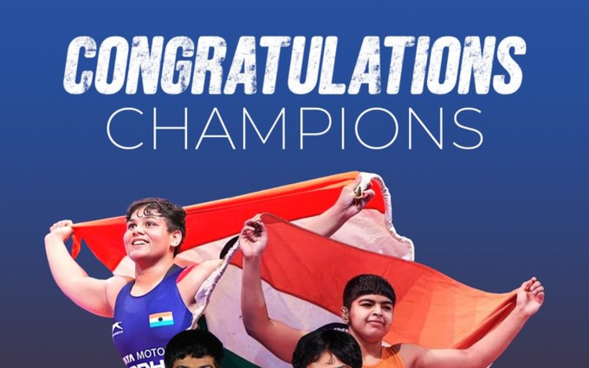 Priyanka congratulates women wrestlers for gold at U-17 World Championships