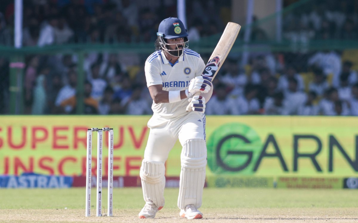 2nd Test: India declare first inning on 285/9, lead Bangladesh by 52 runs