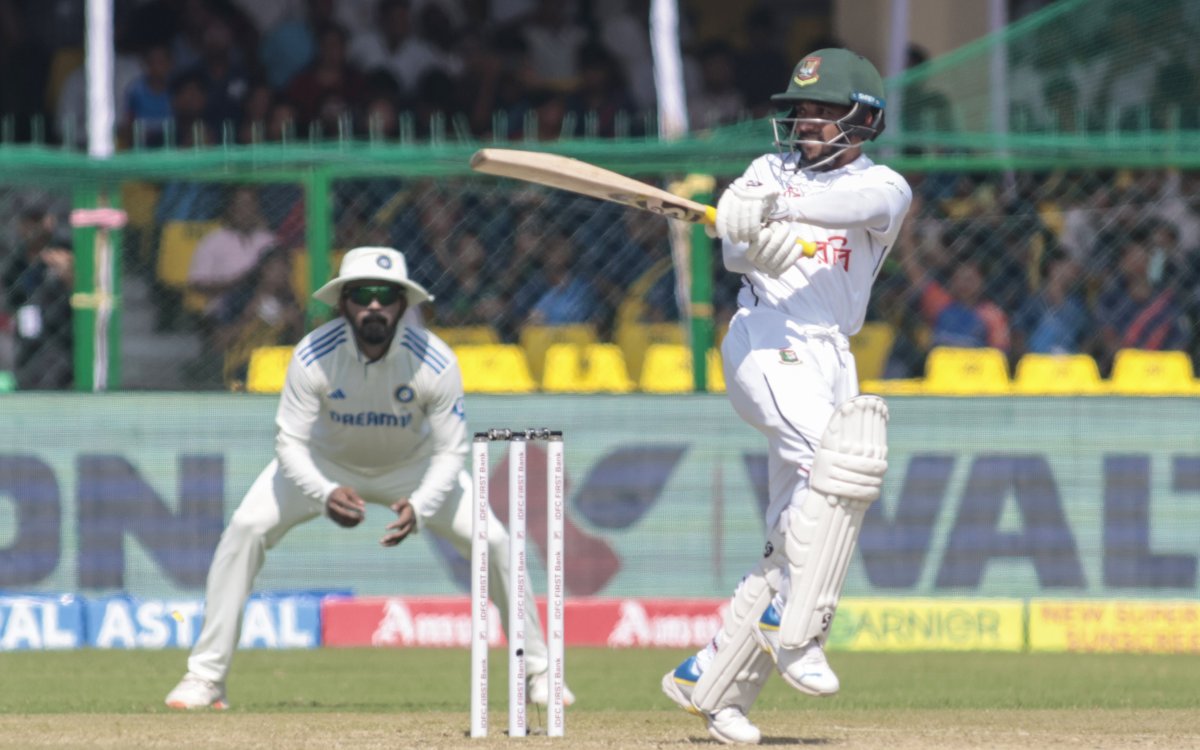 2nd Test: Mominul's ton takes Bangladesh to 205/6 at lunch