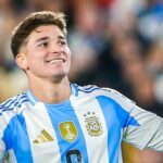 Alvarez shines as Argentina breeze past Chile in World Cup qualifier