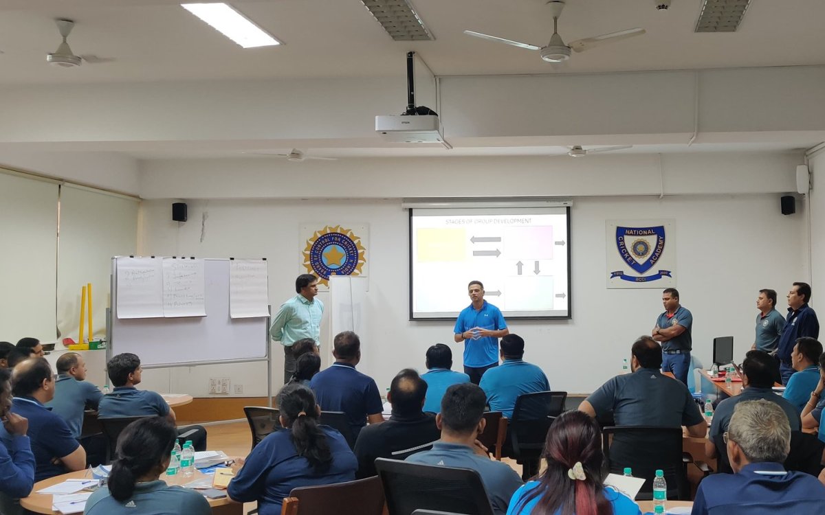 Dravid, Kumble and Srinath address match referees seminar participants at the NCA