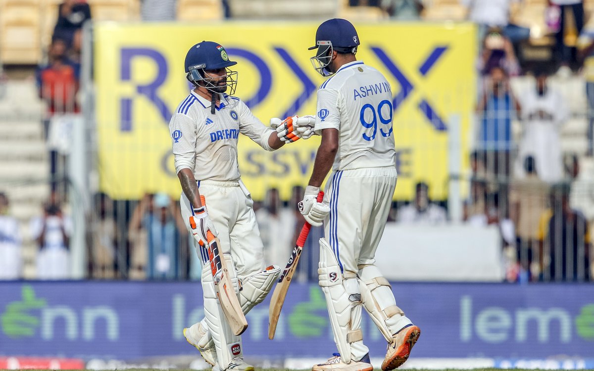 From Despair To Domination : Sachin Lauds Ashwin-Jadeja  super  Partnership In Chennai