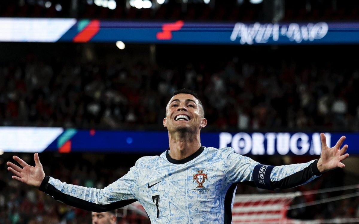 I Don’t Break Records, They Haunt Me :saysRonaldo On 900 Goals Milestone