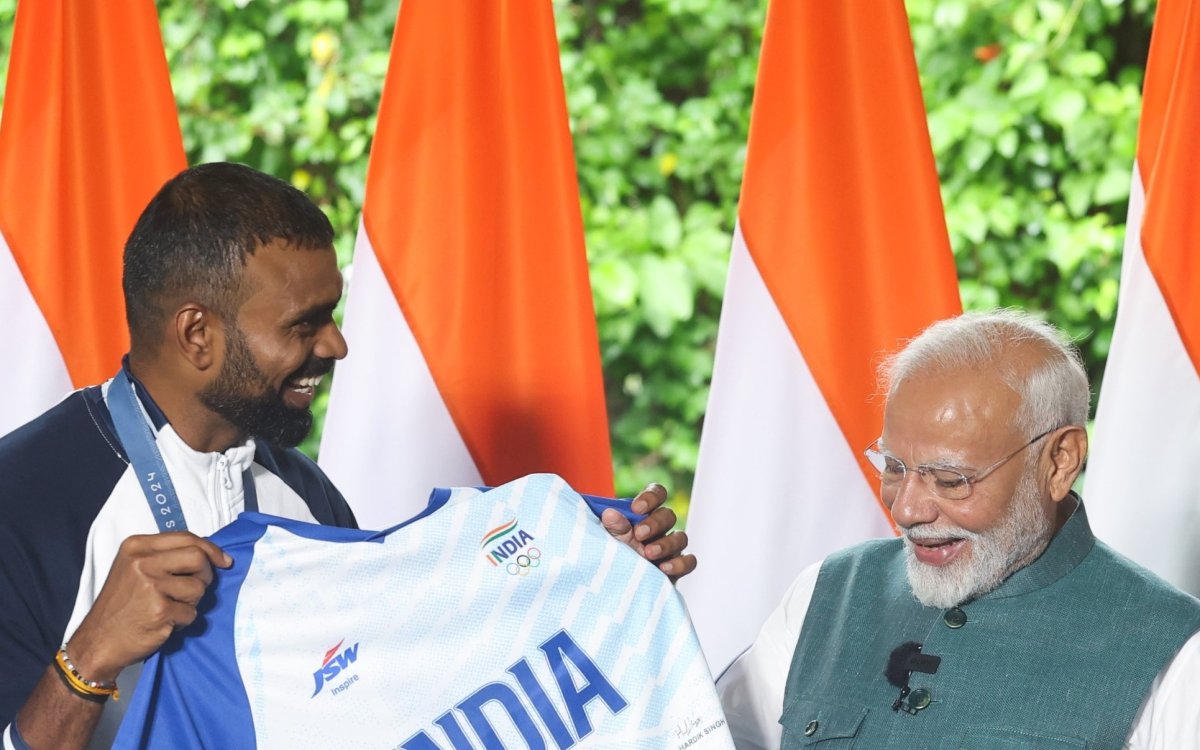 PM Modi Pens  heart-warming Letter  To Hockey Stalwart Sreejesh On His Retirement