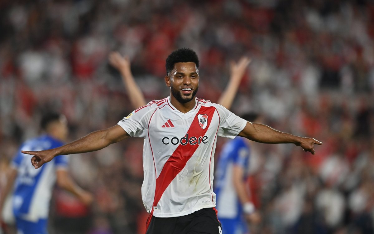 River Plate cruise past Tucuman in Argentina's top flight