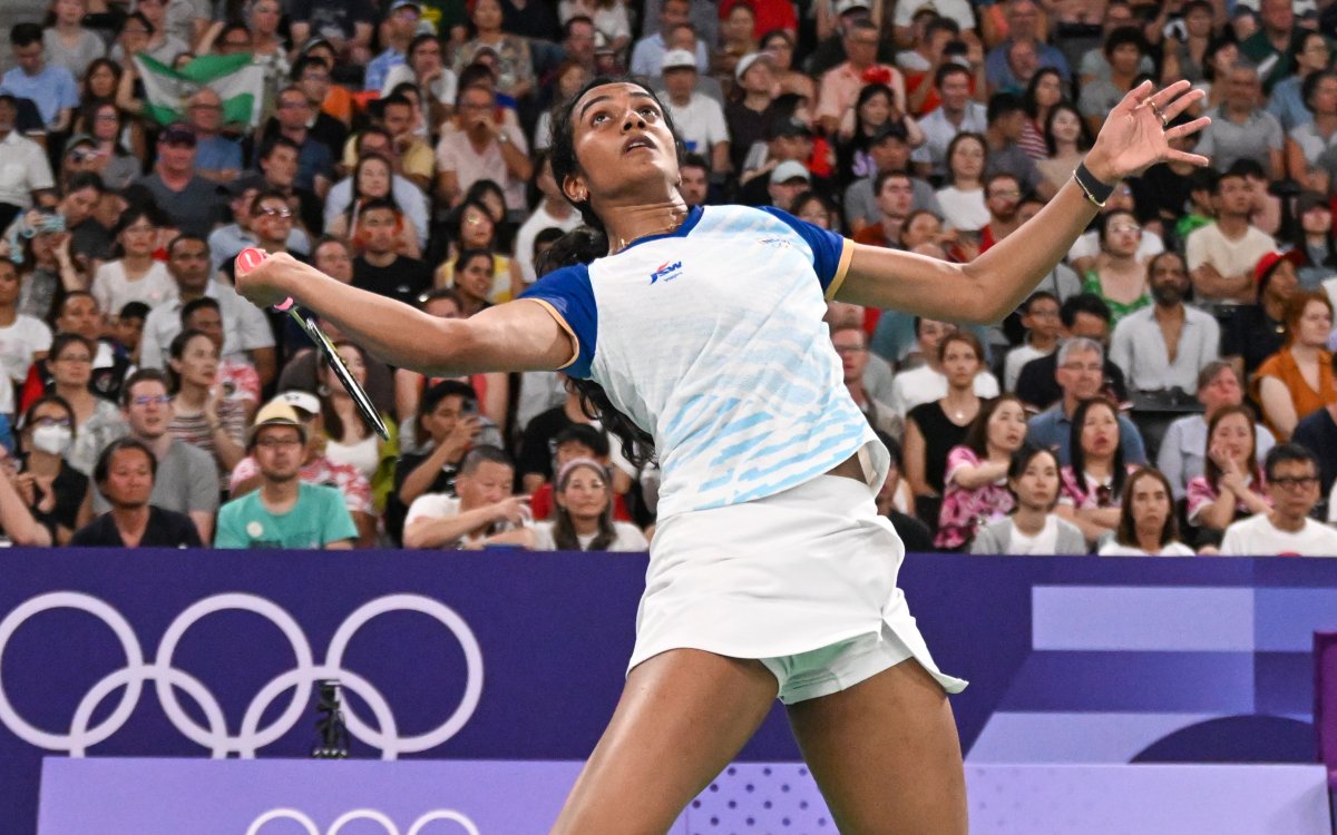 Sindhu Strengthens Her Coaching Team With Addition Of South Korean Legend Lee Hyun-Il.