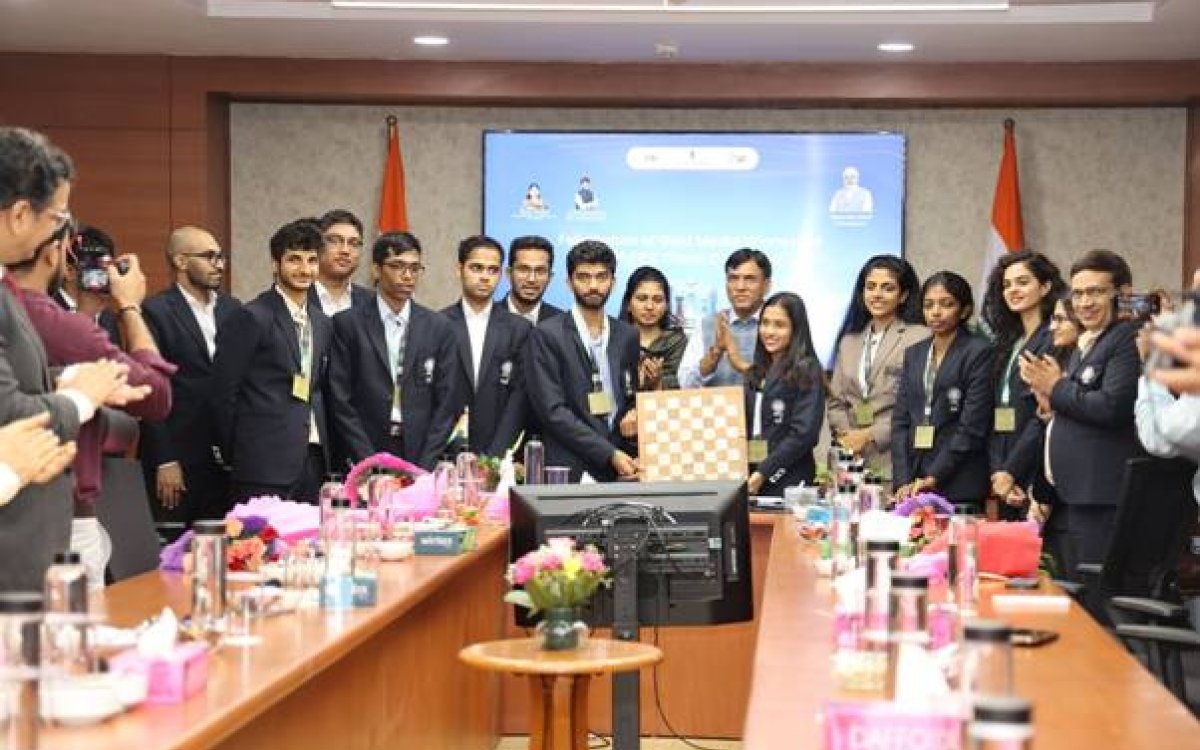 Sports Minister Mandaviya Felicitates Winners Of Chess Olympiad