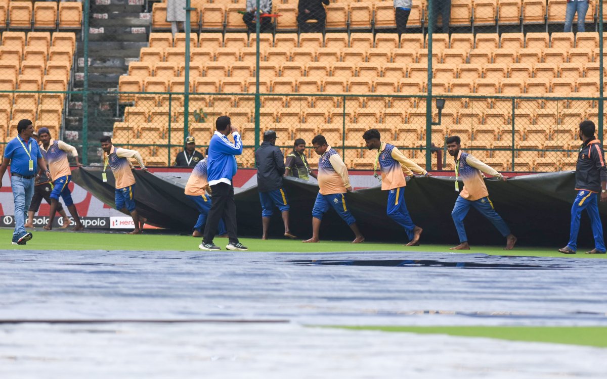 1st Test, Day 2: Play To Resume From 11:05 Am After NZ Reduce India To 13/3