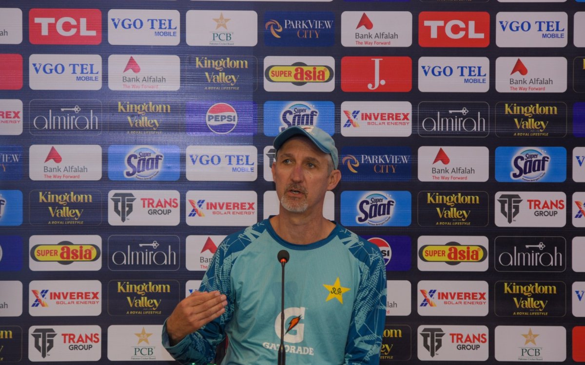 3rd Test: Gillespie emphasises calmness and control as Pakistan prepare for series finale vs England