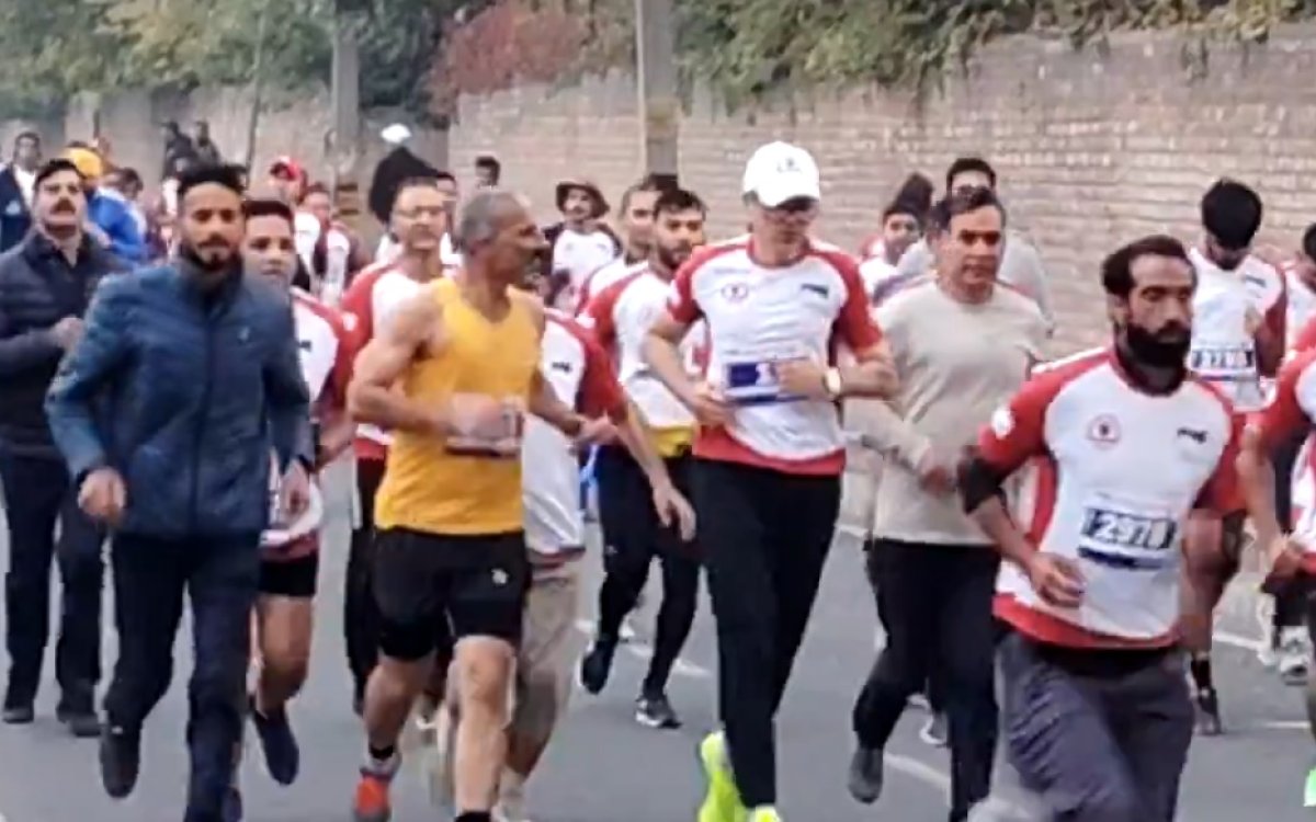 Kashmir s First-ever International Marathon, Over 2,000 Athletes Run