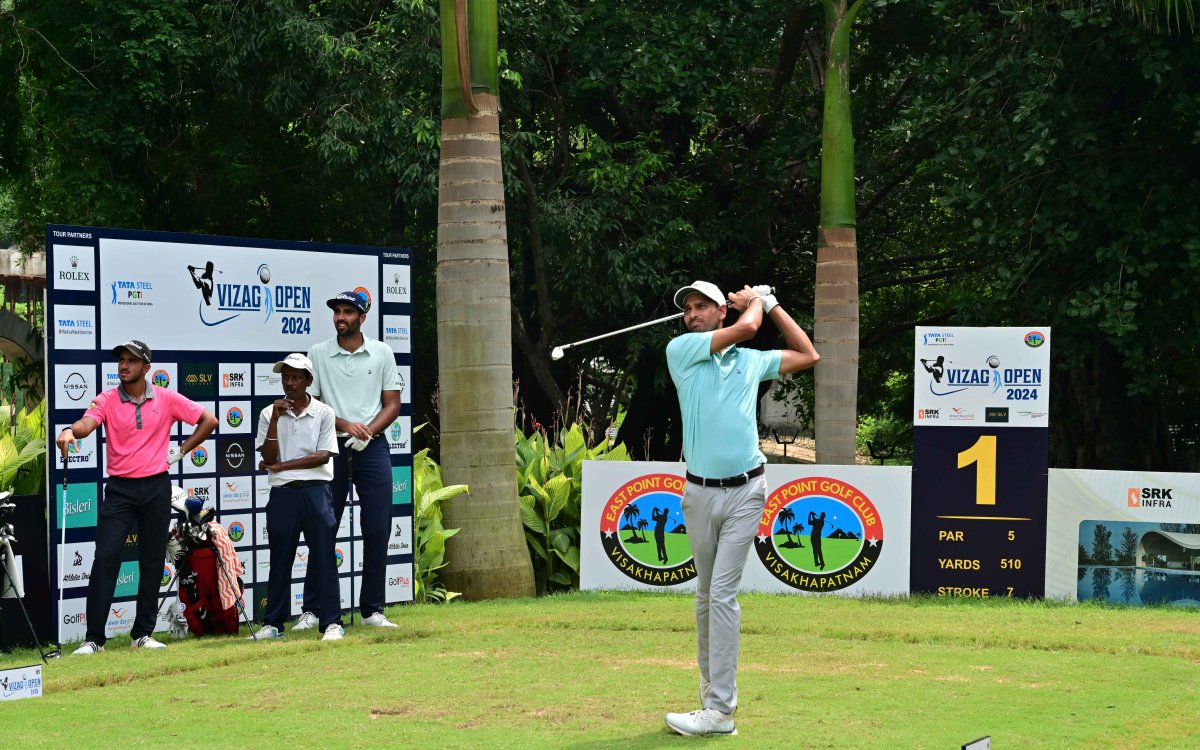 Vizag Open: Angad Cheema rises to top with a personal best 10-under 61 on day two