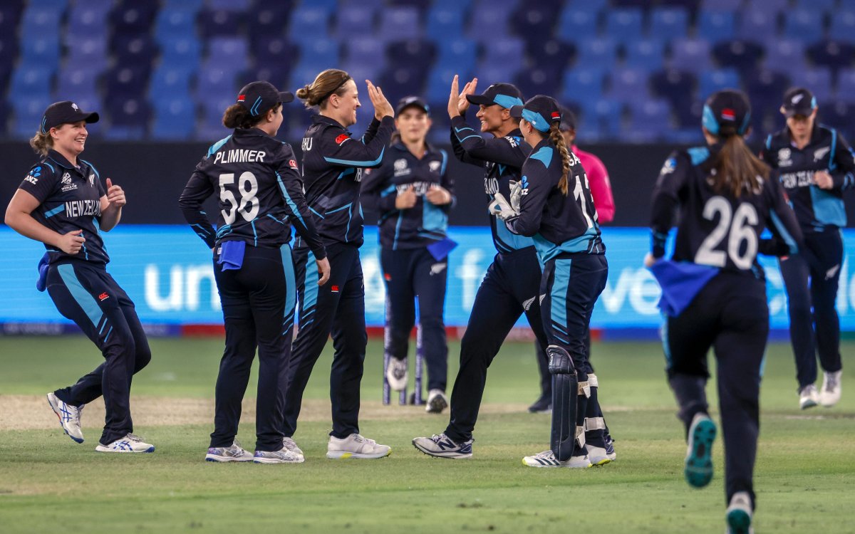 Women s T20 WC: New Zealand Beat Pakistan By 54 Runs, End India s Hopes For Semis Spot