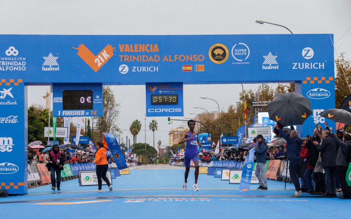 Yomif Kejelcha breaks world half marathon record in Valencia