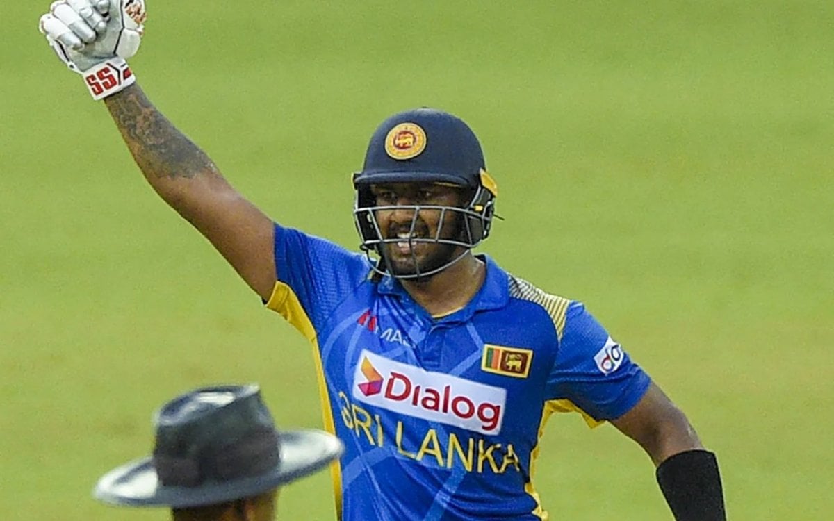 1st ODI: Fernando, Mendis star with tons as Sri Lanka beat NZ in rain-hit match