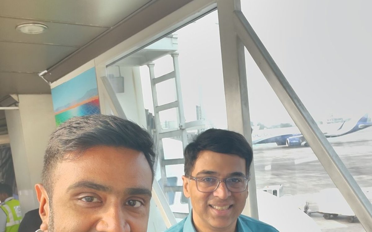 Ashwin Shares  fan Boy Moment  With Legendary Vishy Anand, Posts Picture On Social Media