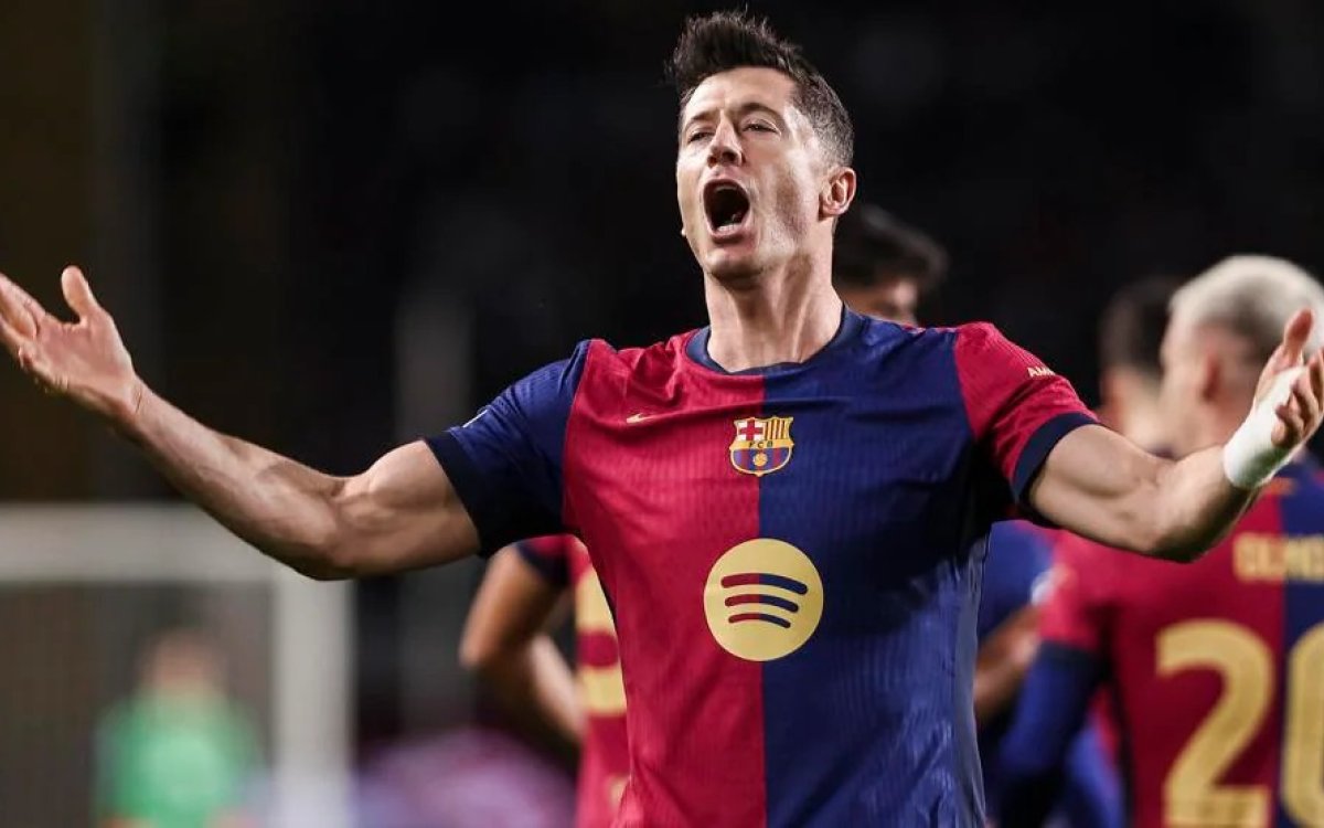 Champions League: Lewandowski reaches landmark as Barca breezes past Brest