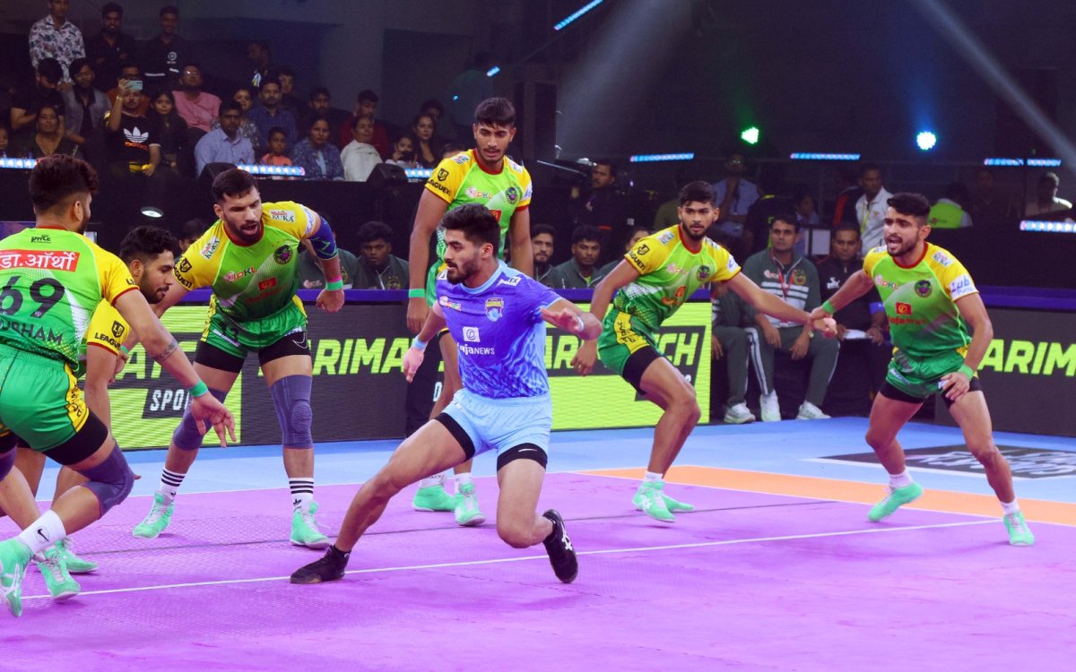 PKL Season 11: Raiding trio of Devank, Ayan, Sandeep help Patna Pirates rout Bengal Warriorz