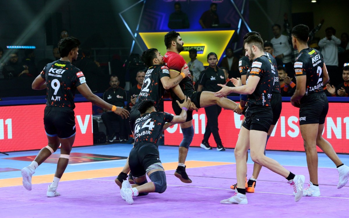 PKL Season 11: U Mumba’s cohesive effort seals dramatic 38-37 win over Bengaluru Bulls