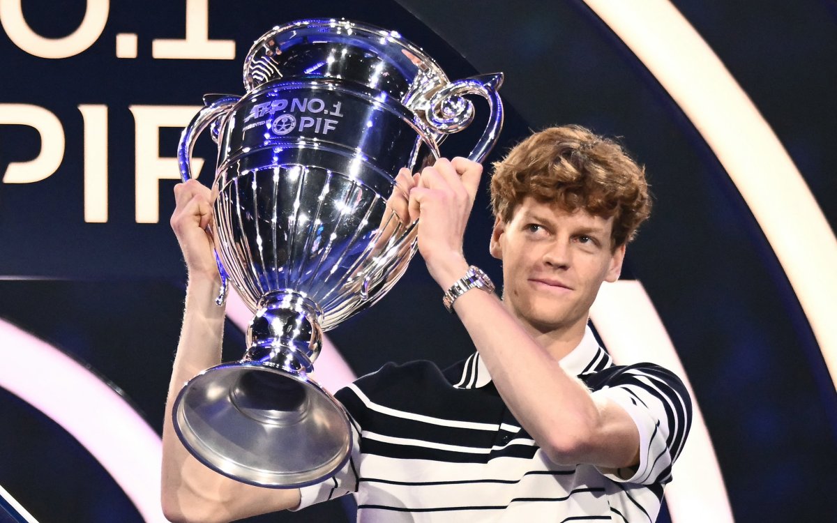 Sinner recieves the 'most special' ATP Year-End No. 1 trophy in Turin