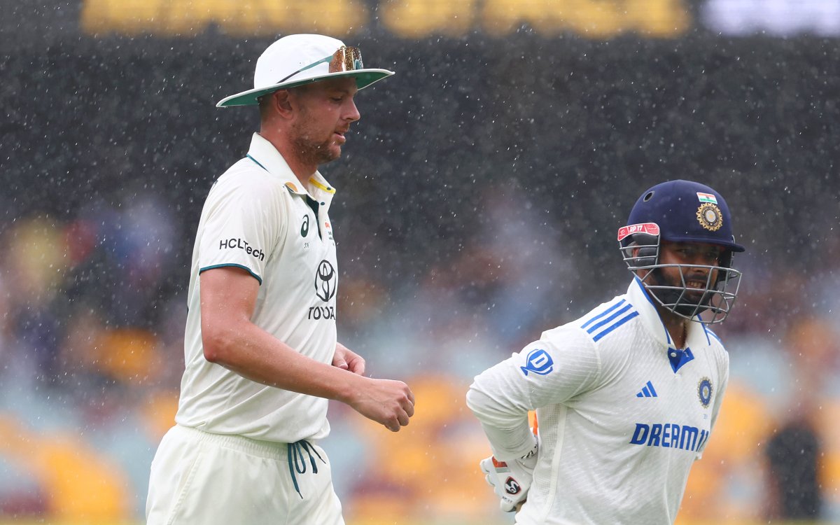 3rd Test: Australia pacers dominate India on frustrating rainy day