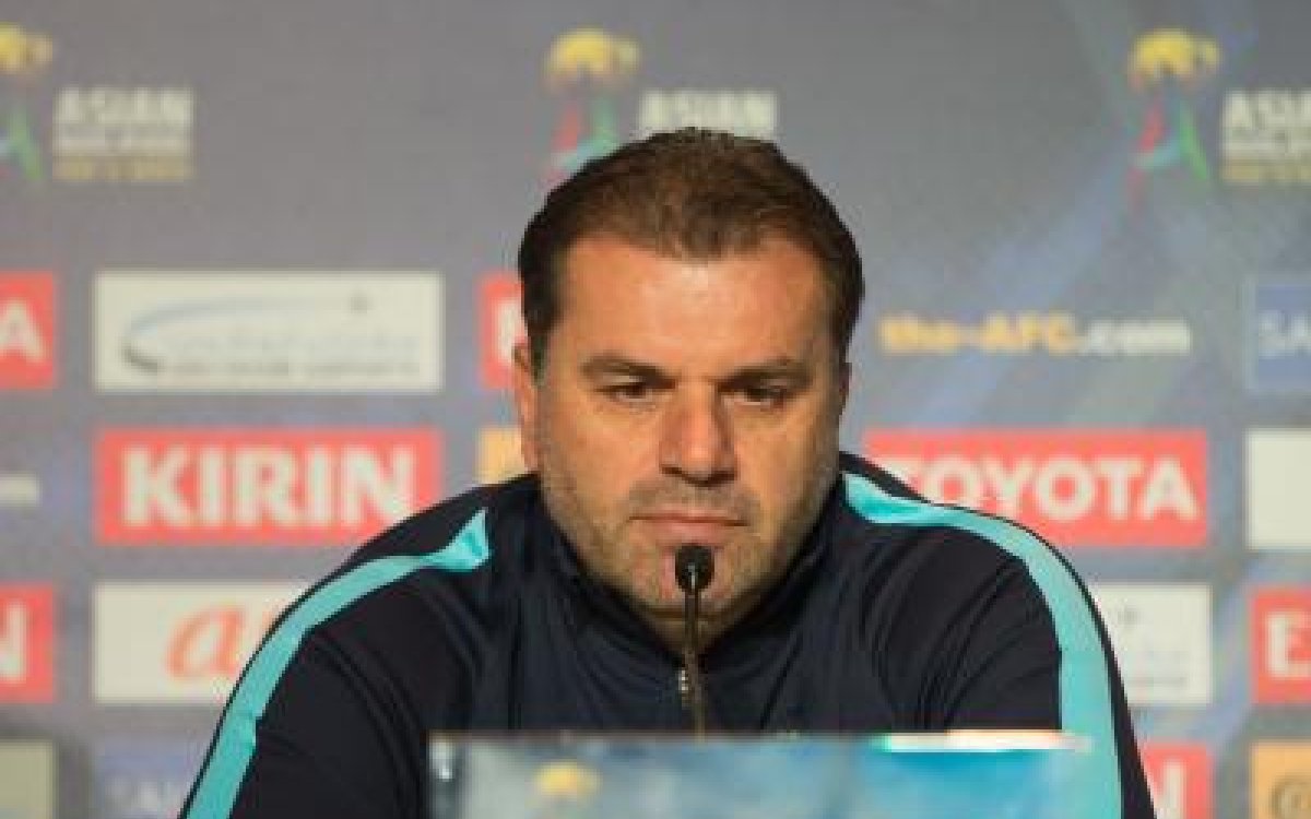 Arne Slot Rooting For Ange Postecoglou To Break Tottenham s Trophy Drought