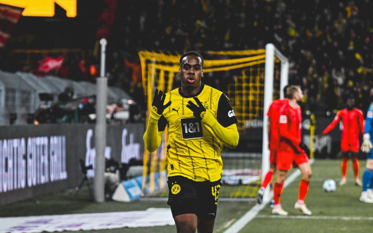 Champions League: Courted youngster Gittens a ray of hope for struggling Dortmund