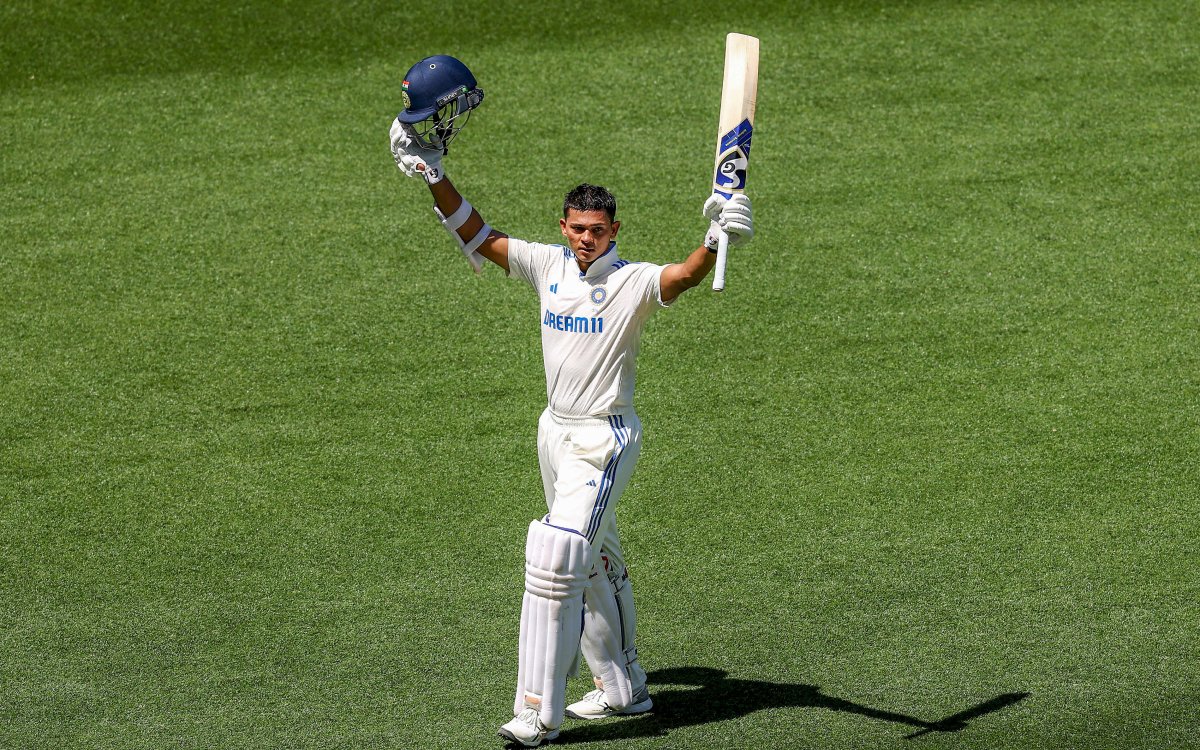 Cook lauds Yashasvi as a 'class player', backs his confidence in sledging Starc in Perth Test