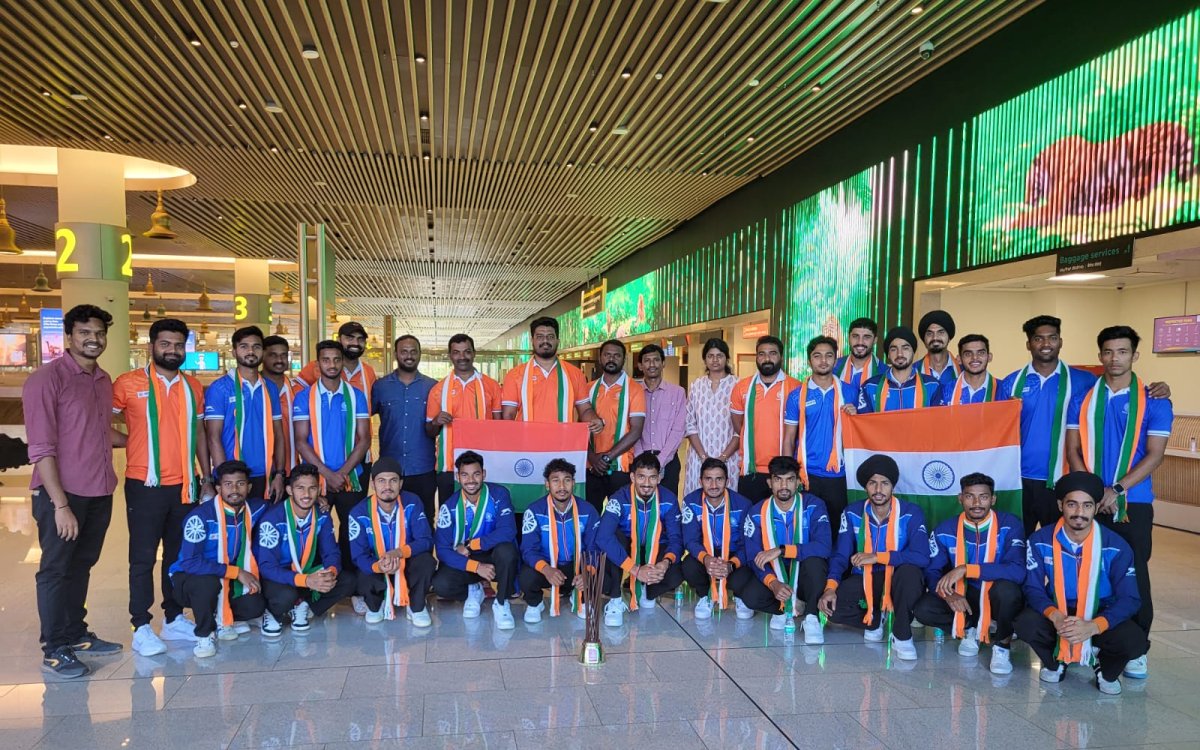 Hockey: Men s Jr Asia Cup Winning Indian Team Returns To Bengaluru