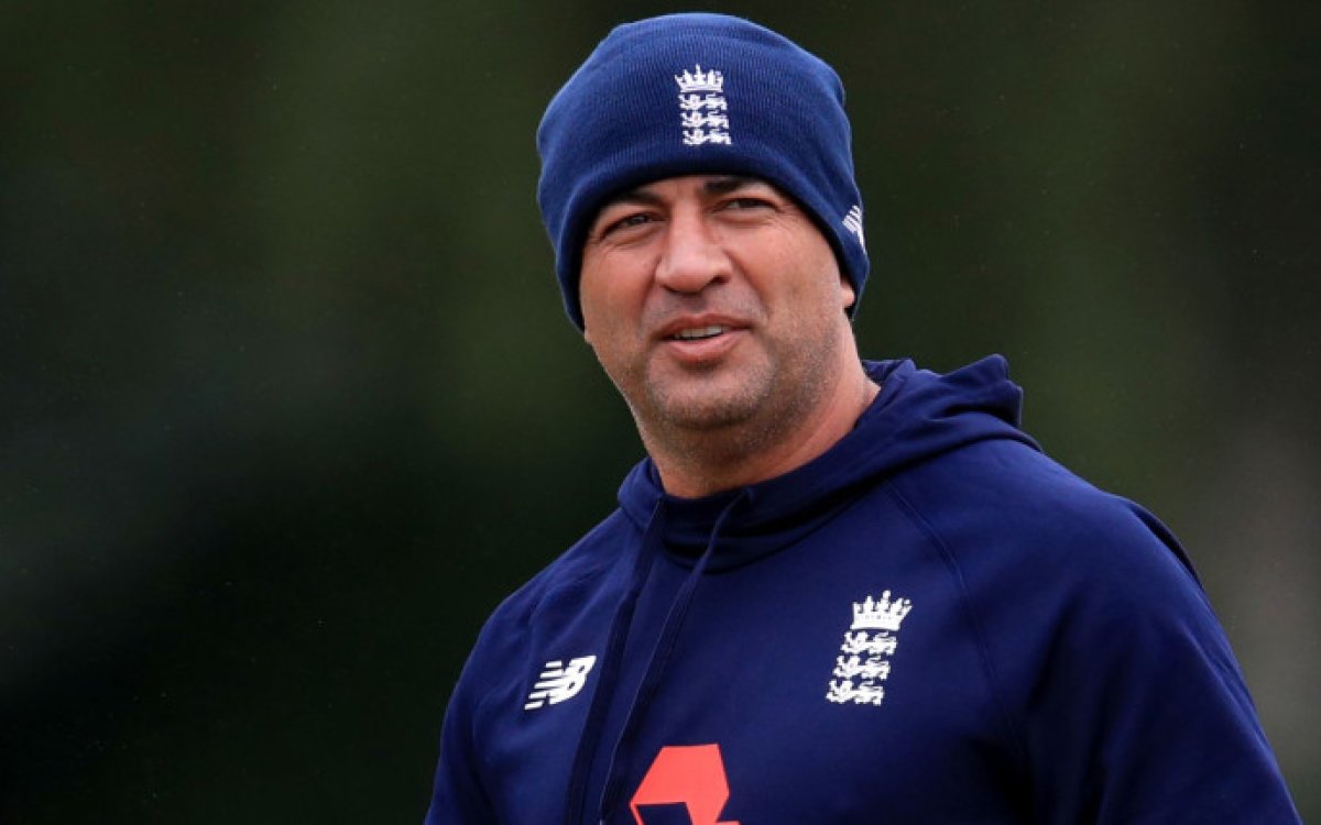 Kent appoints Adam Hollioake as head coach of men's team