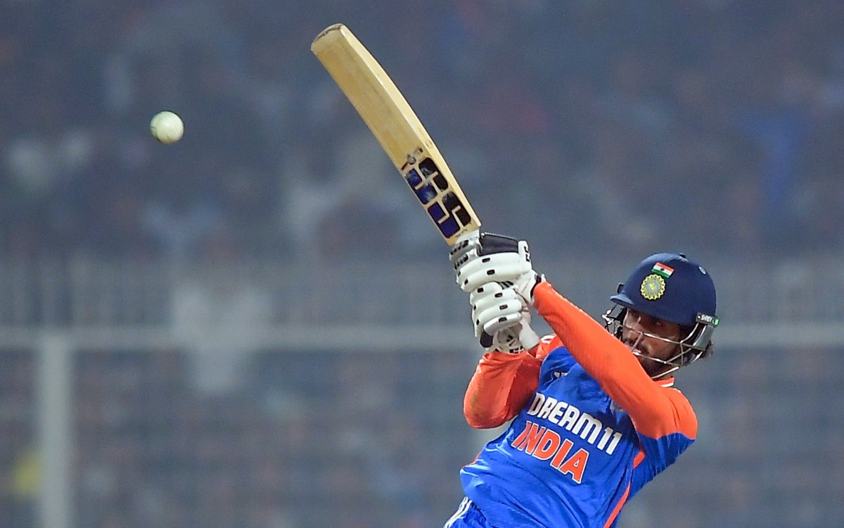 1st T20I: Varun’s 3-23, Abhishek’s 79 lead India to 7-wicket win over England (ld)