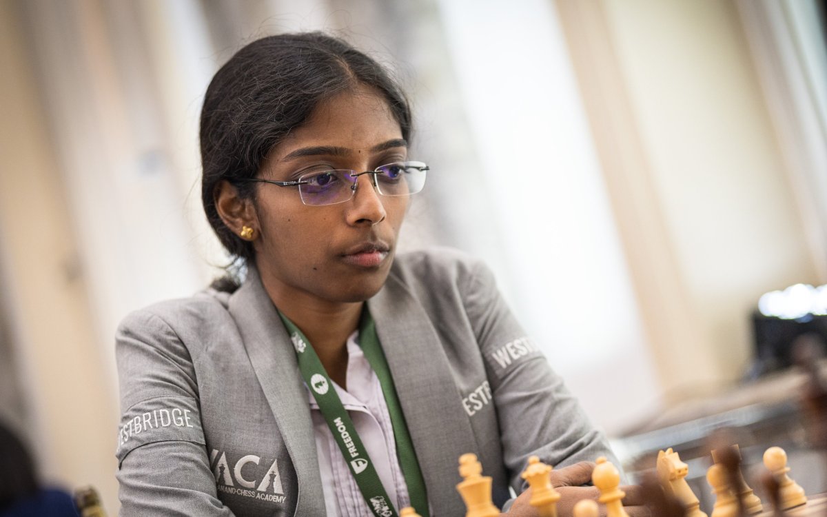 Vishy Anand congratulates Vaishali for bronze medal at World Blitz Championship