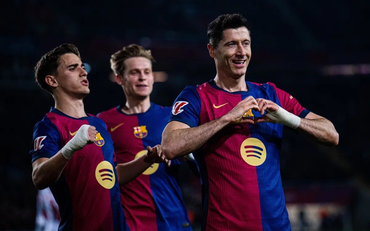 Barcelona back on top of La Liga after win over Rayo Vallecano