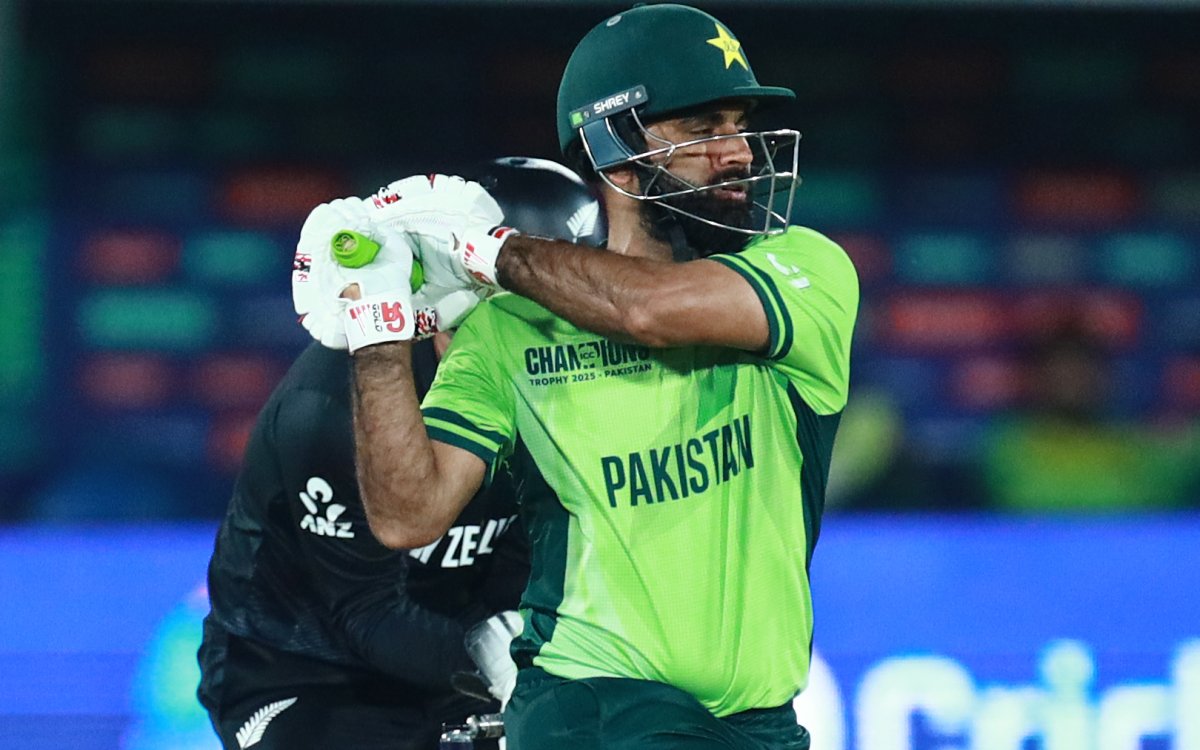 Hafeez Slams Pakistan’s Decision To Risk Injured Fakhar In Opener Against NZ