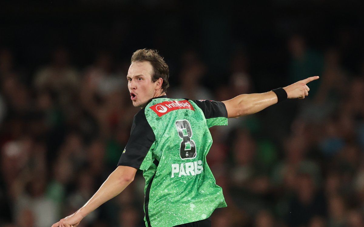 Joel Paris returns to Perth Scorchers for BBL 15 after stellar season with Stars