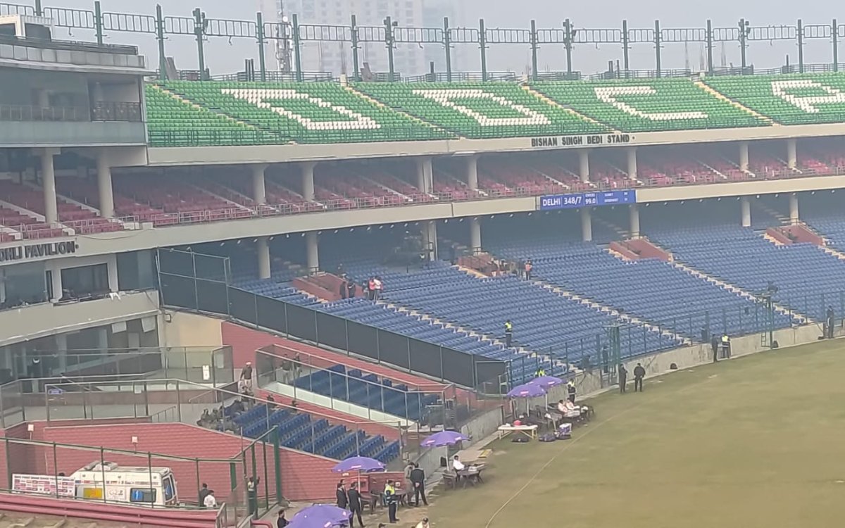 Ranji Trophy: After loud chants of Kohli, black covers installed on edge of Bishan Singh Bedi stand