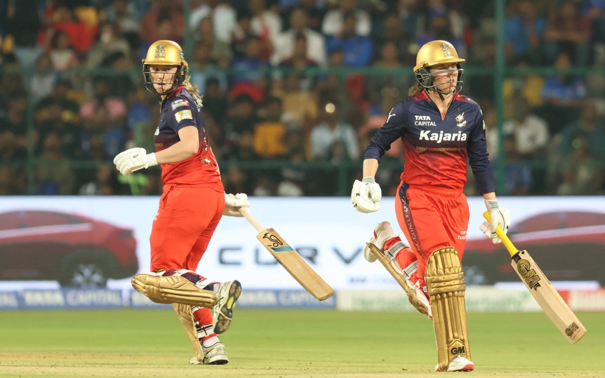 WPL 2025:  Early Wickets Put RCB In A Hole They Couldn t Climb Out Of , Opines Anjum Chopra