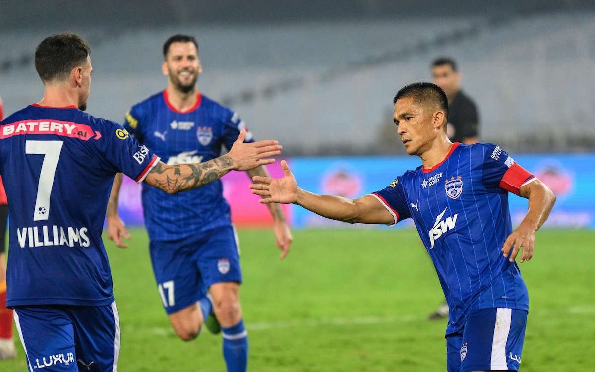 ISL 2024-25: Chhetri’s equaliser ends East Bengal’s playoffs charge after 1-1 draw with Bengaluru