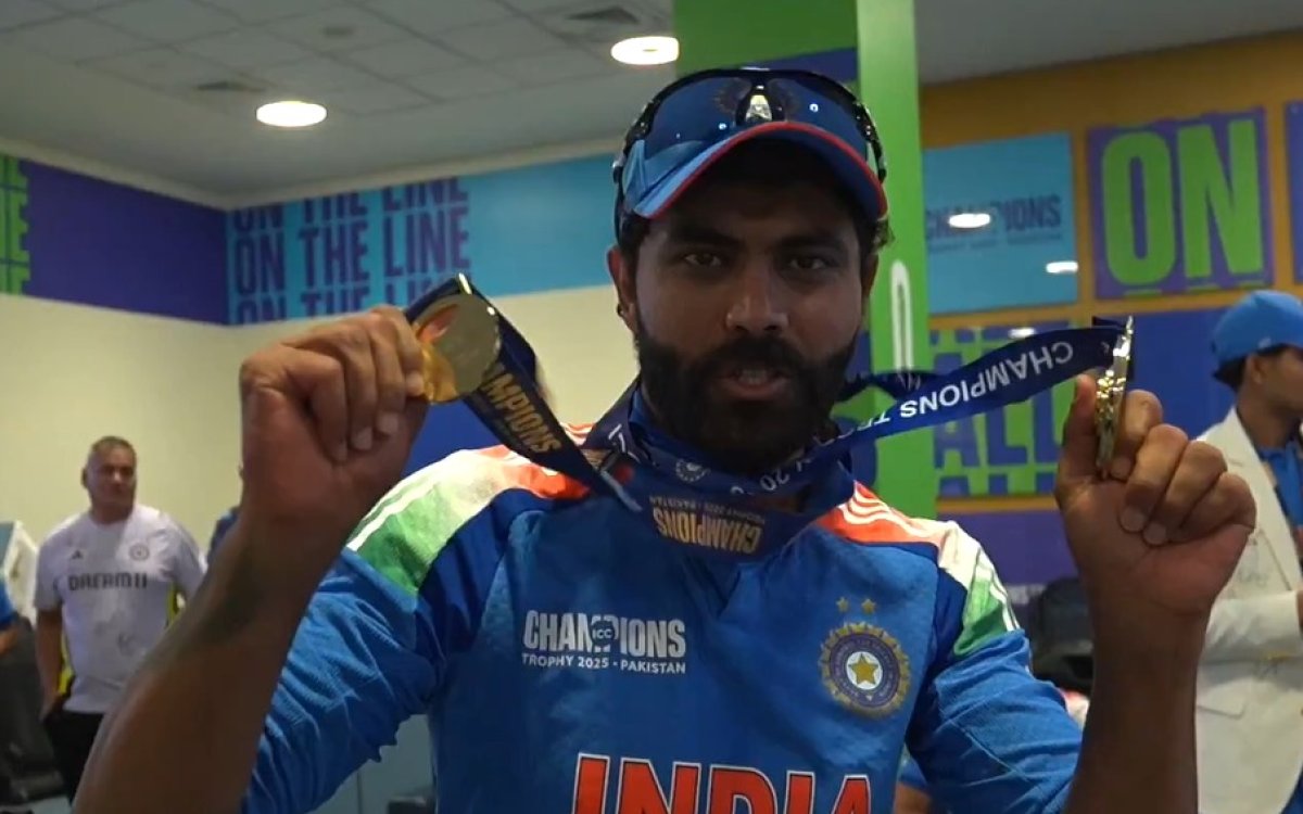 Jadeja bags best fielding medal after Champions trophy victory