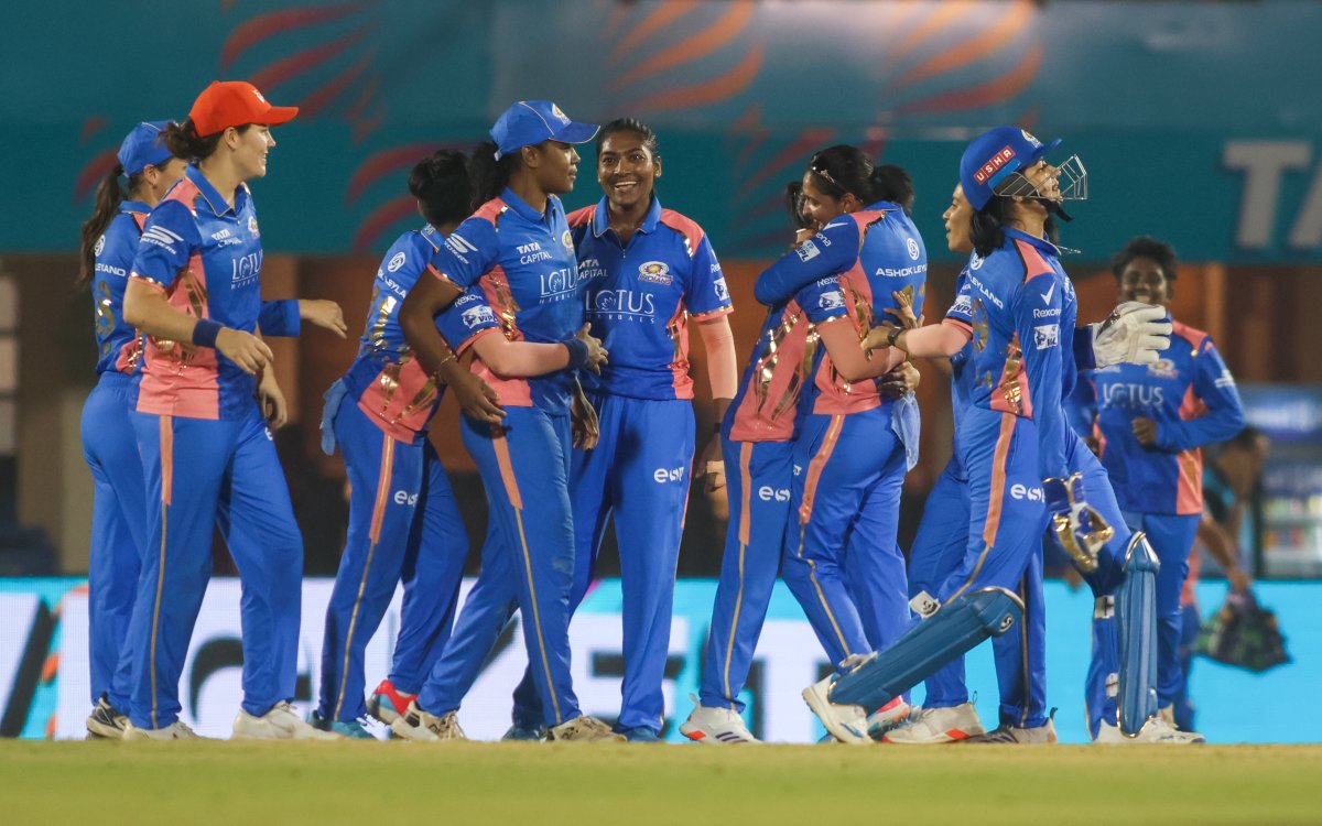 WPL 2025: Mumbai Indians Hold Nerve To Edge Out Gujarat Giants In A Last-over Thriller